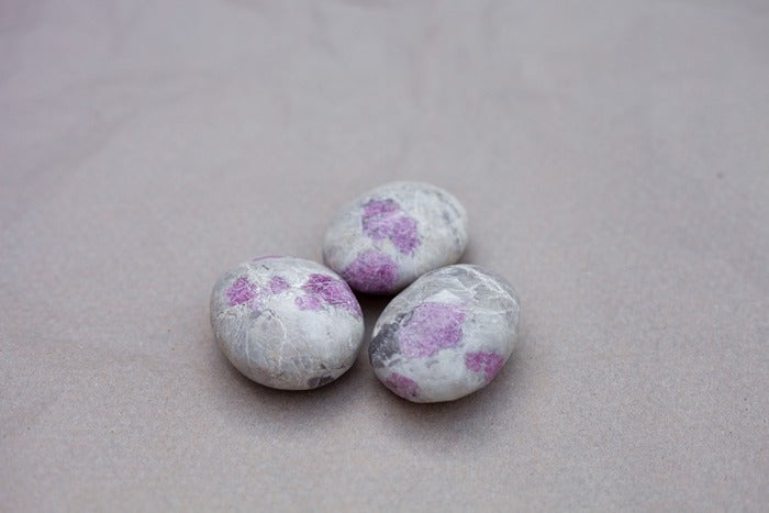 Pink tourmaline in quartz - palmstone