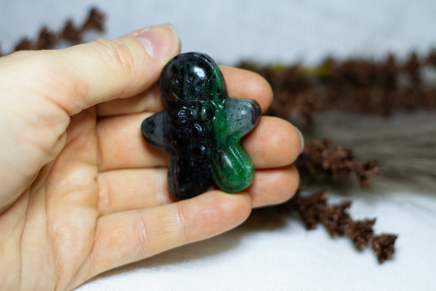 Zoisit med Rubin - Pepparkaksgubbe 𐀪