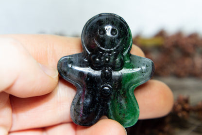 Zoisit med Rubin - Pepparkaksgubbe 𐀪