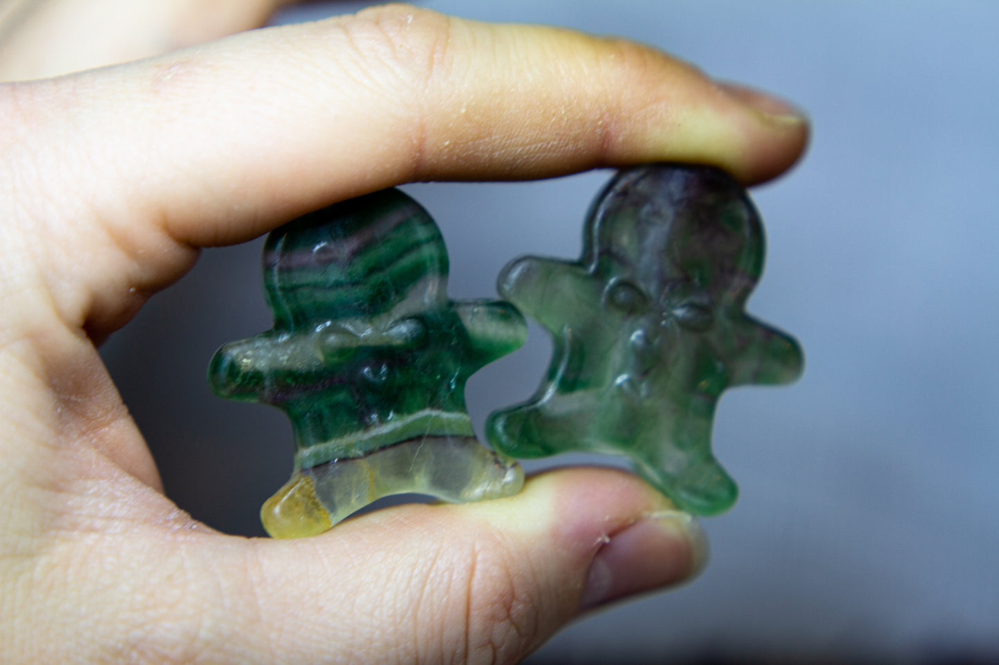 Regnbågsfluorit - Pepparkaksgubbe 𐀪