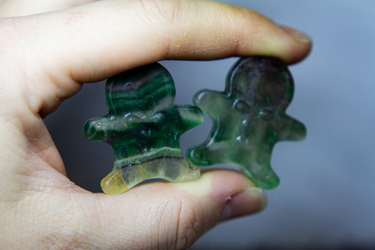 Regnbågsfluorit - Pepparkaksgubbe 𐀪