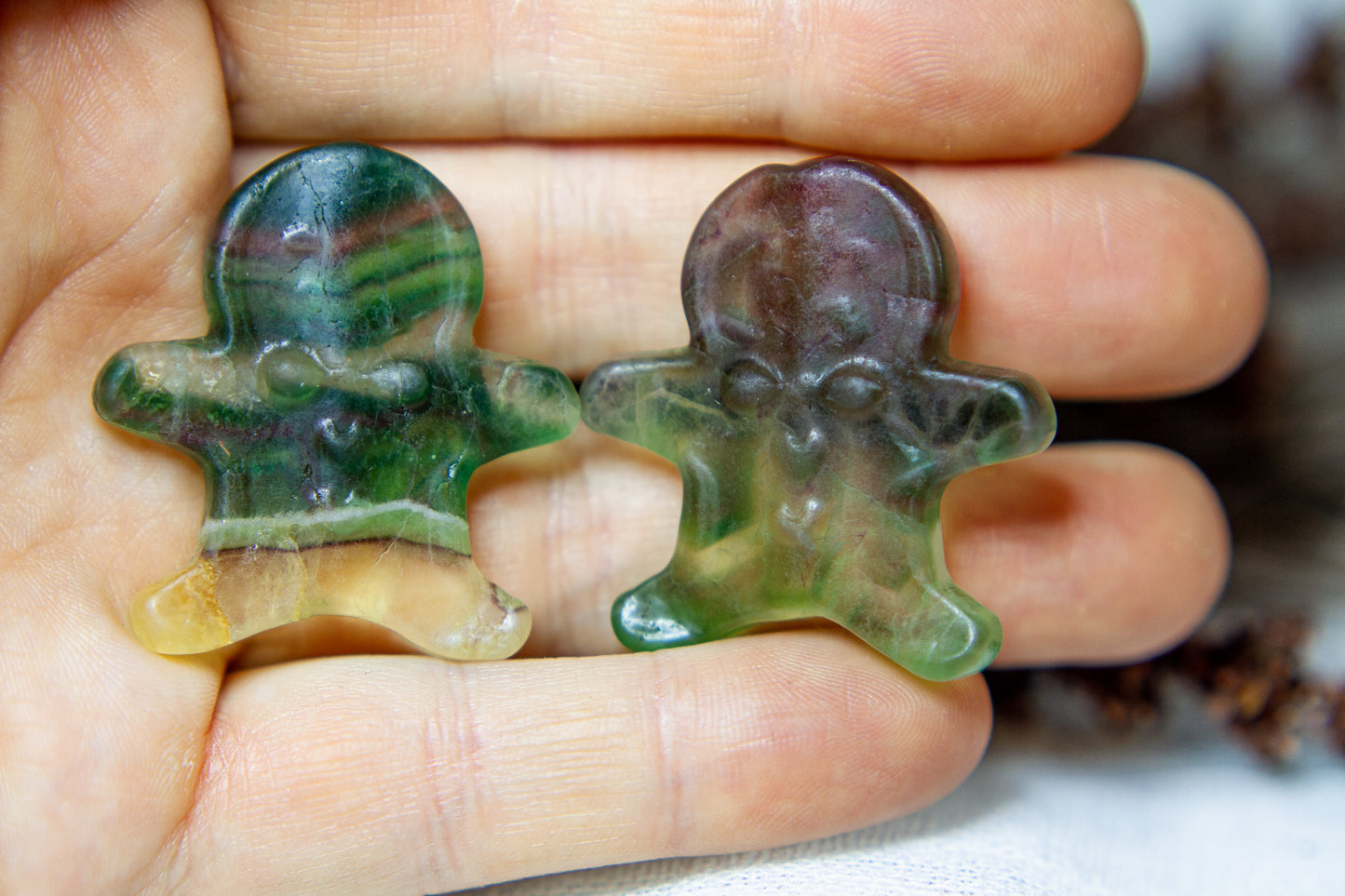 Regnbågsfluorit - Pepparkaksgubbe 𐀪