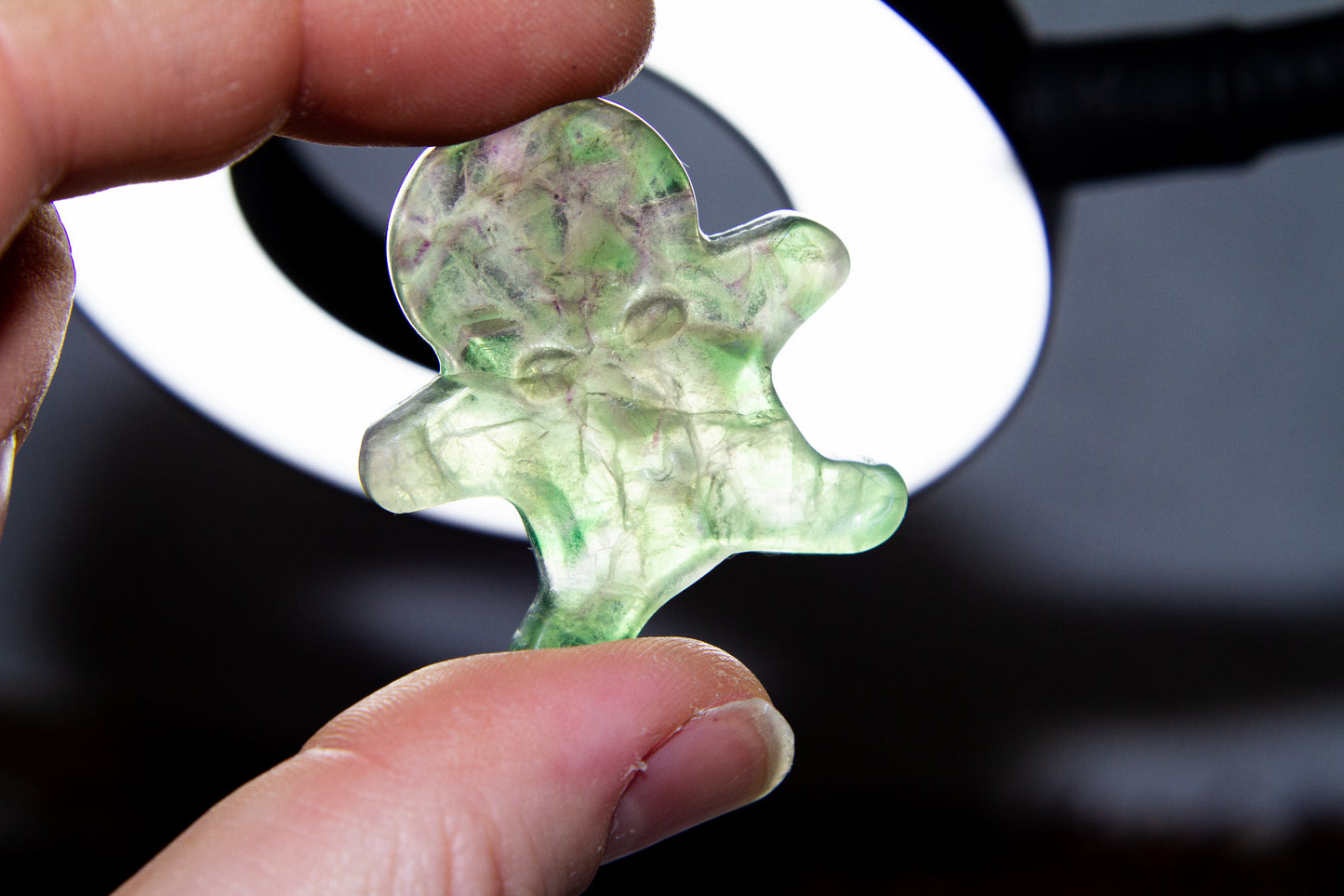 Regnbågsfluorit - Pepparkaksgubbe 𐀪