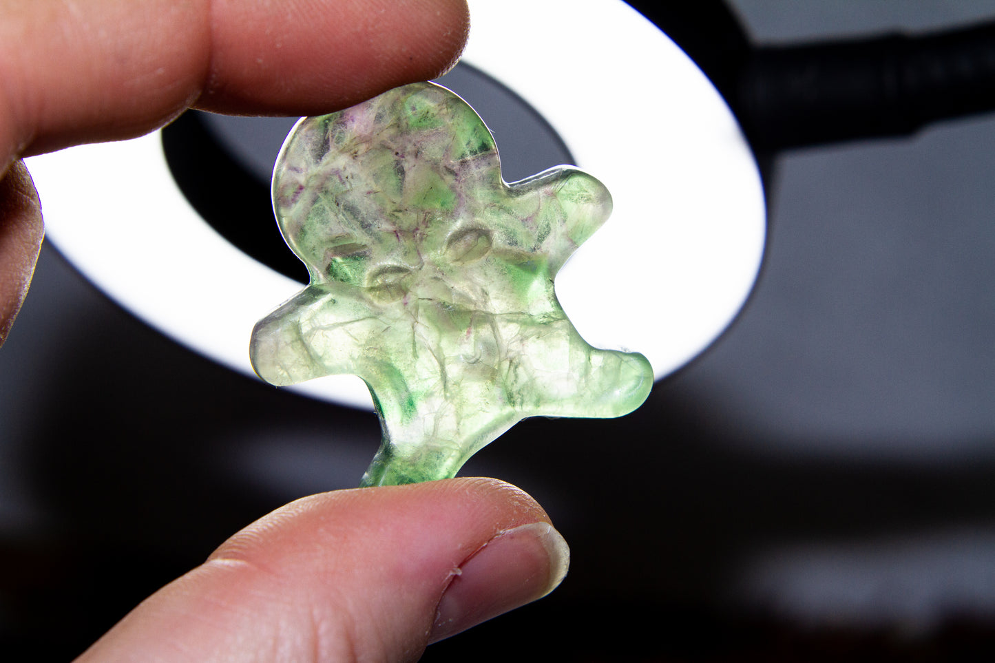 Regnbågsfluorit - Pepparkaksgubbe 𐀪