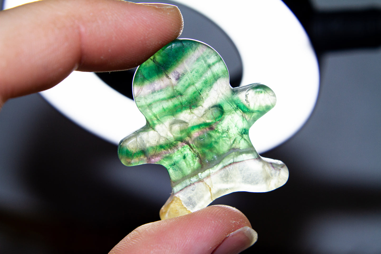 Regnbågsfluorit - Pepparkaksgubbe 𐀪