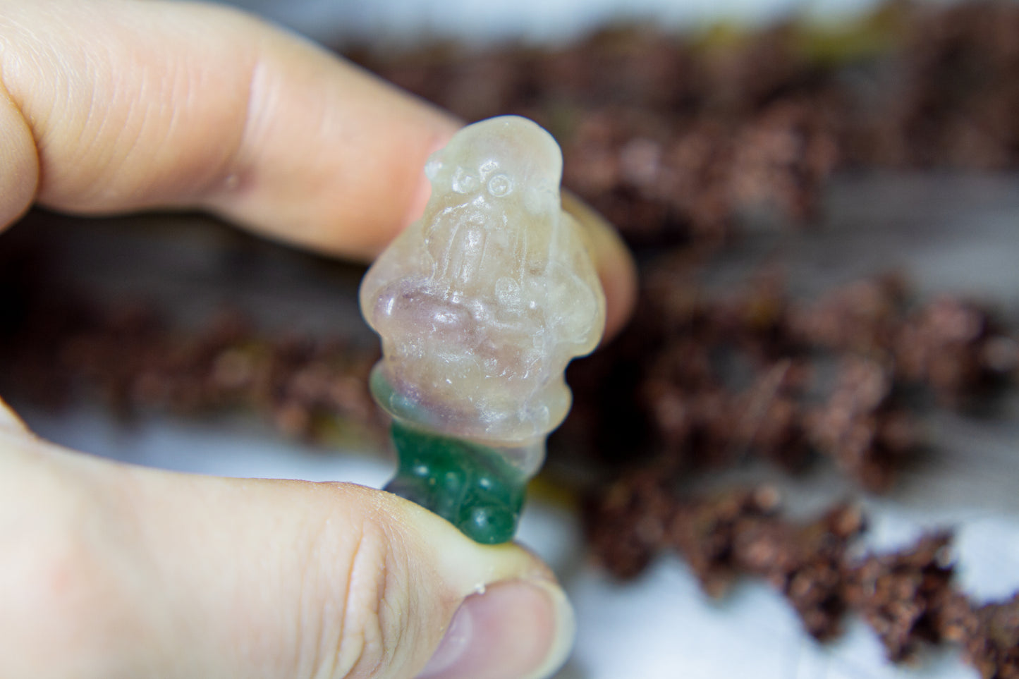 Regnbågsfluorit - Tomte 𖠋