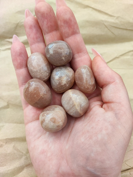 Peach moonstone - tumbled