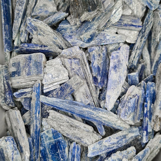 Blue Kyanite - leaf