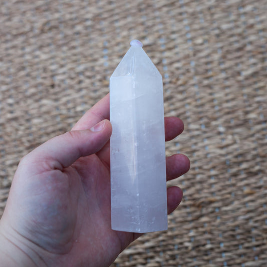 White calcite - tower A