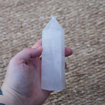 White calcite - tower A